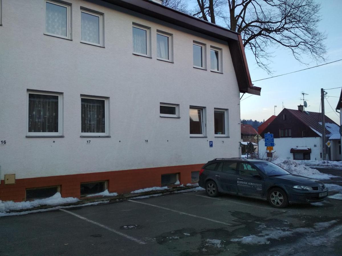 Apartman Pernink - Ubytovani V Srdci Krusnych Hor Exterior photo